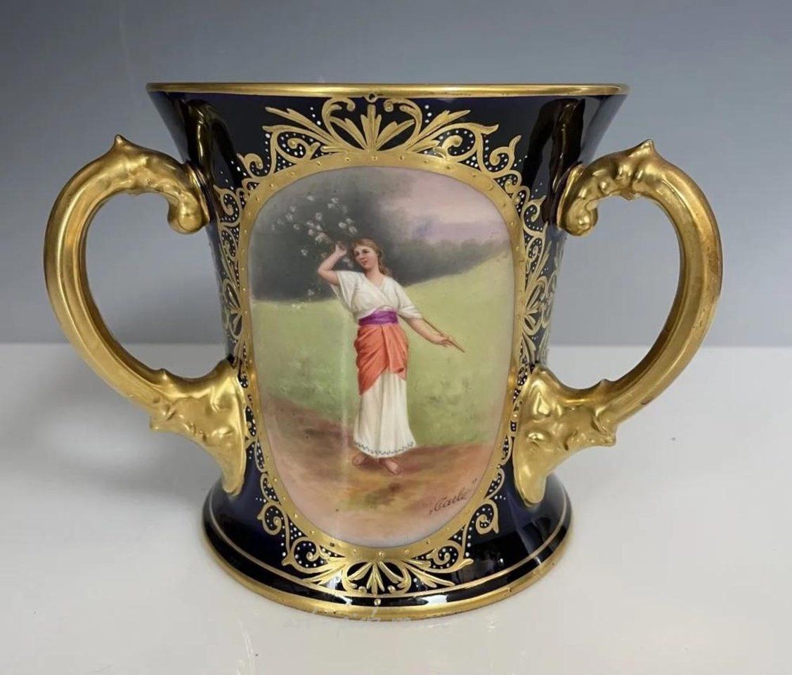 Royal Vienna , Фарфоровая чаша "Любовный кубок" из Королевской Вены XIX века