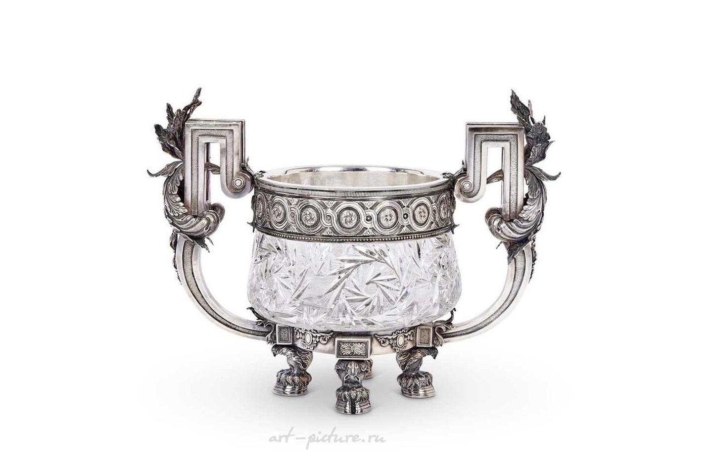 Русское серебро , БОЛИН, РОССИЯ, ОКОЛО 1900 ГОДА: ВПЕЧАТЛЯЮЩАЯ СЕРЕБРЯНАЯ И РЕЗНАЯ СТЕКЛЯННАЯ ЧАША ДЛЯ ПУНША