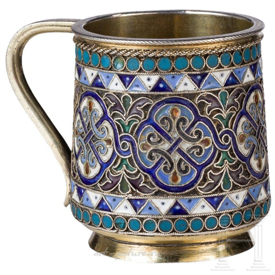 Русское серебро , Русская чашка с эмалью клоизоне (чашка для водки), Москва, Россия...