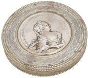 Russian silver snuffbox with medal impressions "I..."