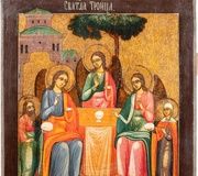 Большая икона, изображающая Троицу Нового Завета...