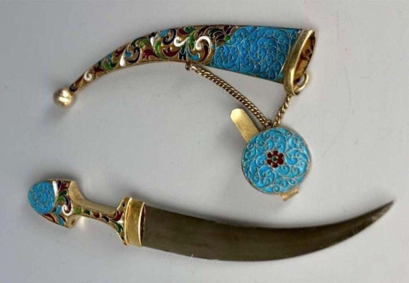 Русское серебро , Русская эмаль 84 серебряный рог с кинжалом XIX века