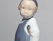 Малыш с щеткой. Дания, г. Копенгаген, Royal Copenhagen