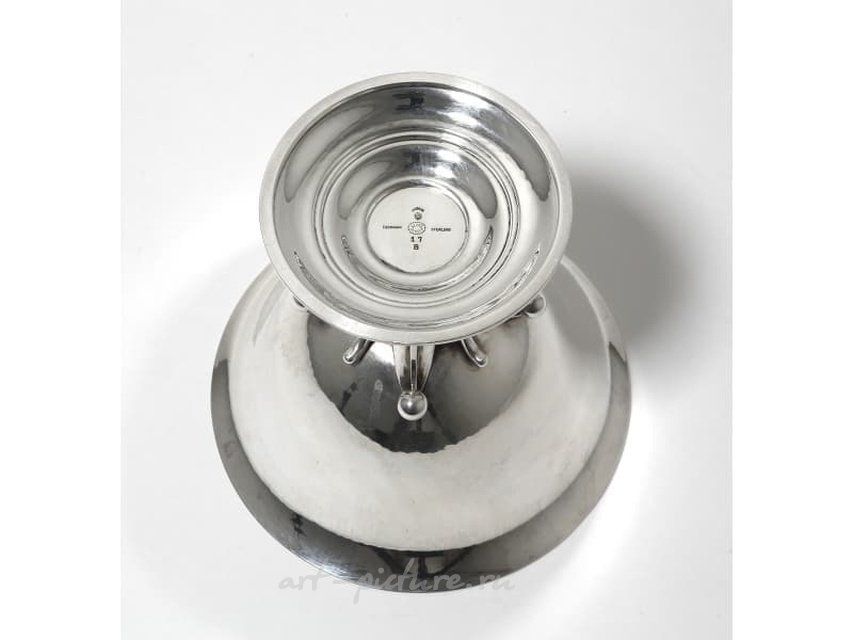 Серебряная ваза. Дания Johan Rohde by Georg Jensen. Модель - 17B