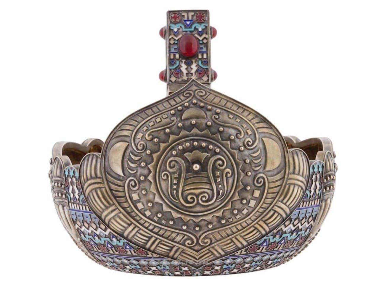 Русское серебро , Русский серебряный ковш с позолотой и эмалью