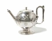 Серебряный чайник. США, Gorham дизайн Medalion