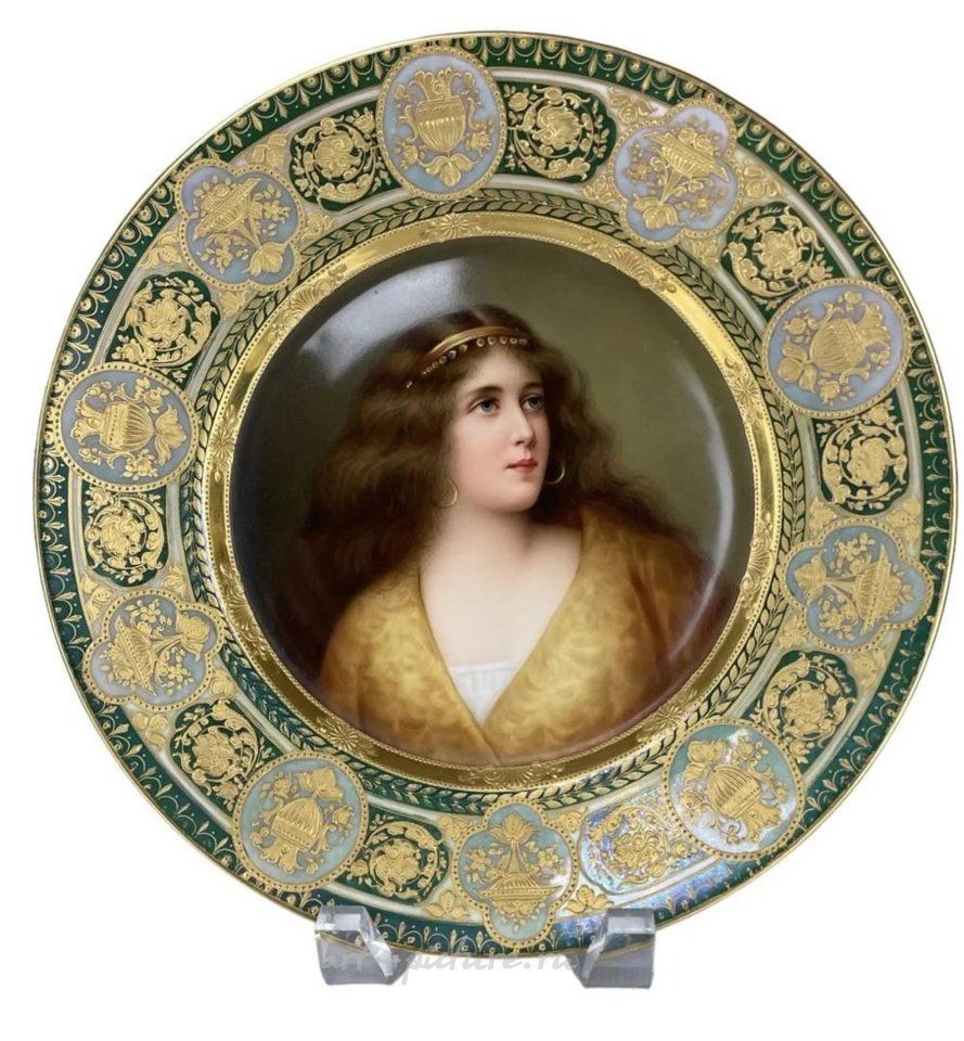 Royal Vienna , Фарфоровая тарелка с портретом Вагнера, около 1900 года, в хорошем состоянии. Оценка: $2000-2,500.