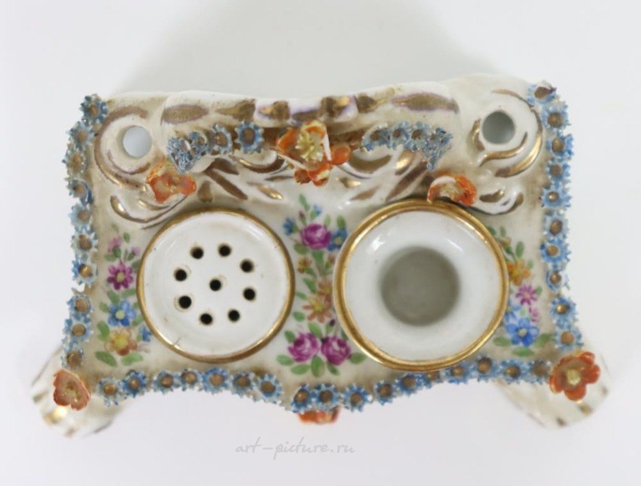 Royal Vienna Porcelain , Diminutive Royal Vienna Porcelain