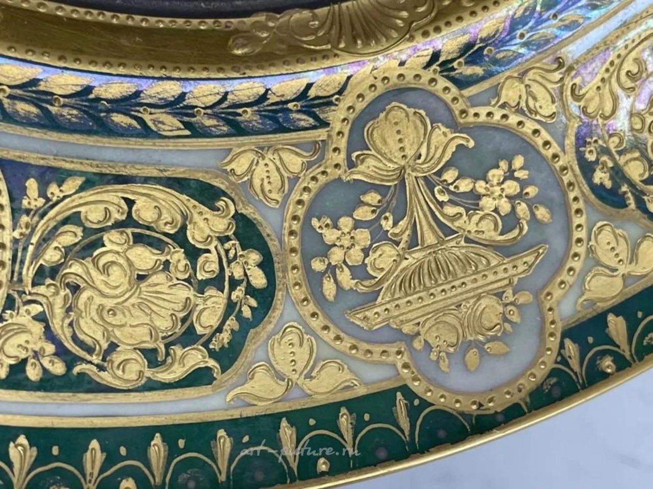 Royal Vienna , Фарфоровая тарелка с портретом Вагнера, около 1900 года, в хорошем состоянии. Оценка: $2000-2,500.