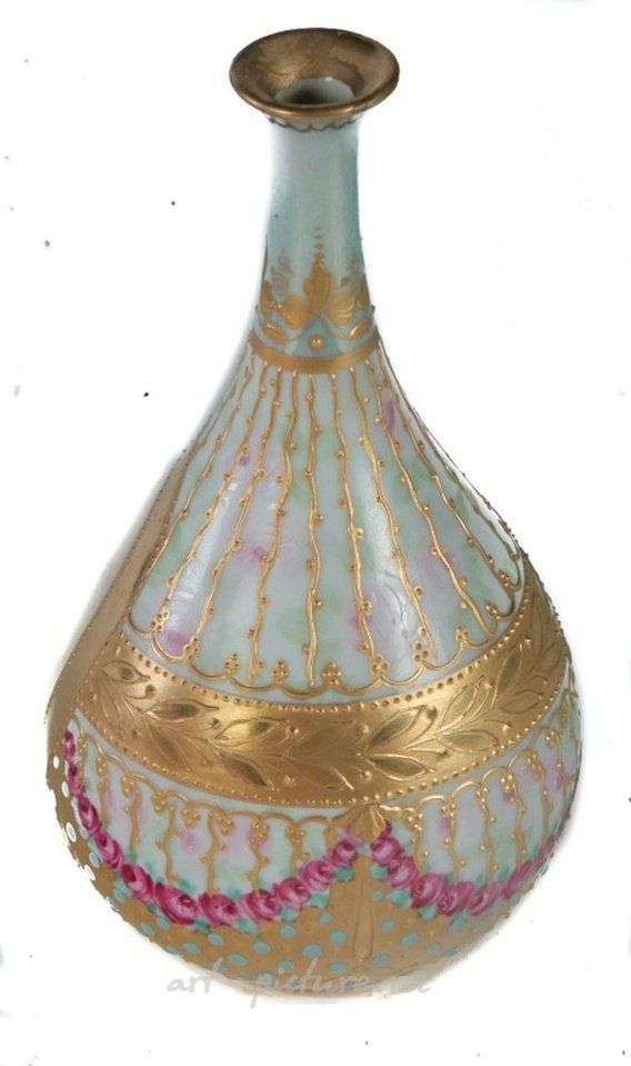 Royal Vienna , Фарфоровая ваза "Royal Vienna" с росписью графини дю Барри, подписанная художником Вагнером