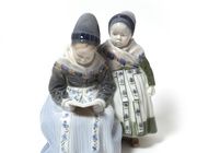 Пара девочек. Дания, г. Копенгаген, Royal Copenhagen