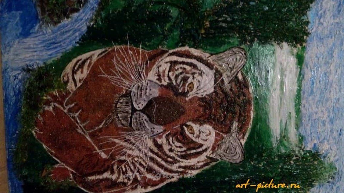 Бросок Тигра. авторская техника,проволочный коллаж,проволока,лак,акрил.краски,декор.лист,натур.камень.