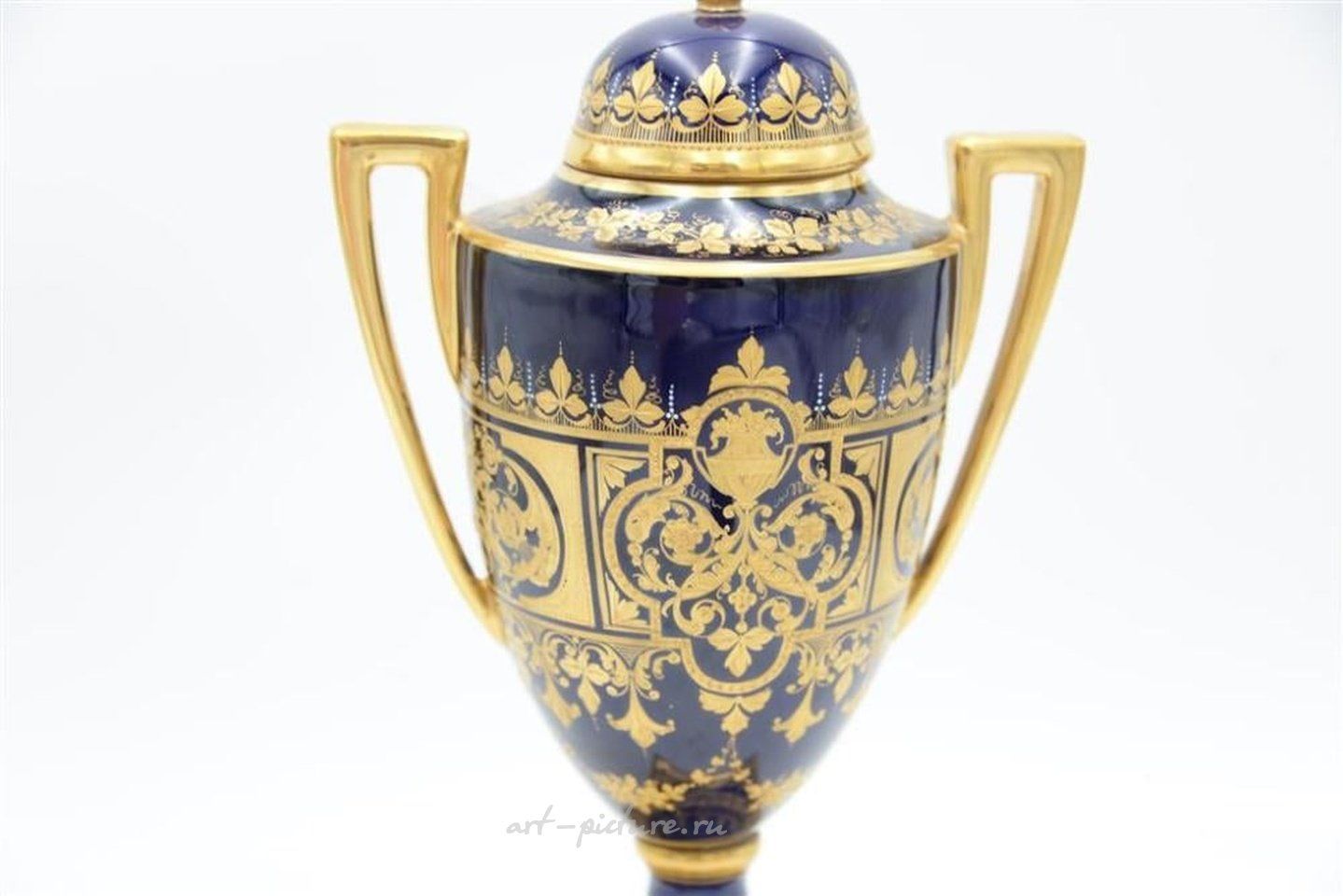 Royal Vienna , Королевская венская урна с ручной росписью и портретом