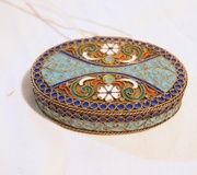 Русская серебряная и эмальная овальная шкатулка с клоизоне, Ha...