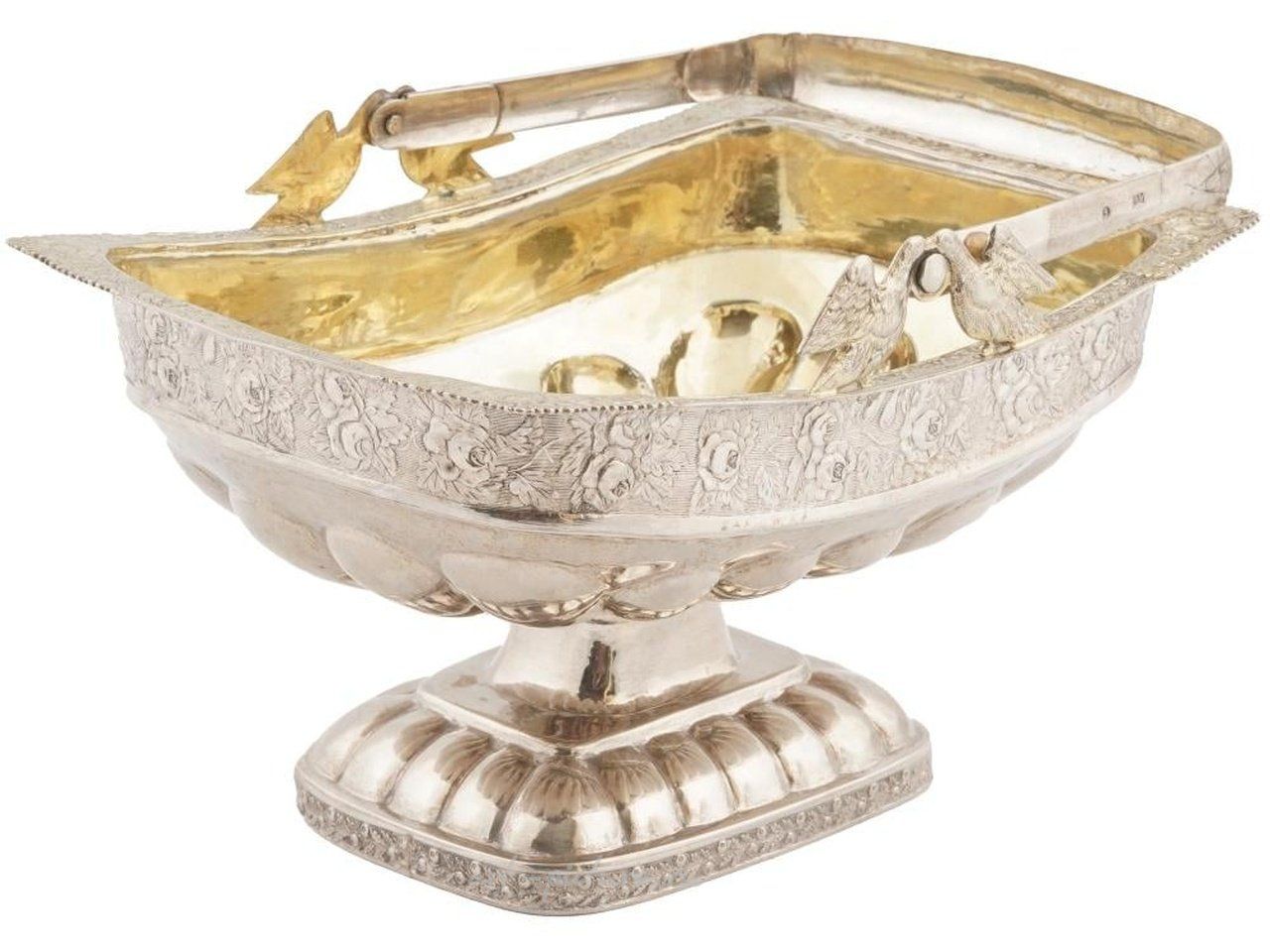 Русское серебро , Императорская русская серебряная корзинка для конфет