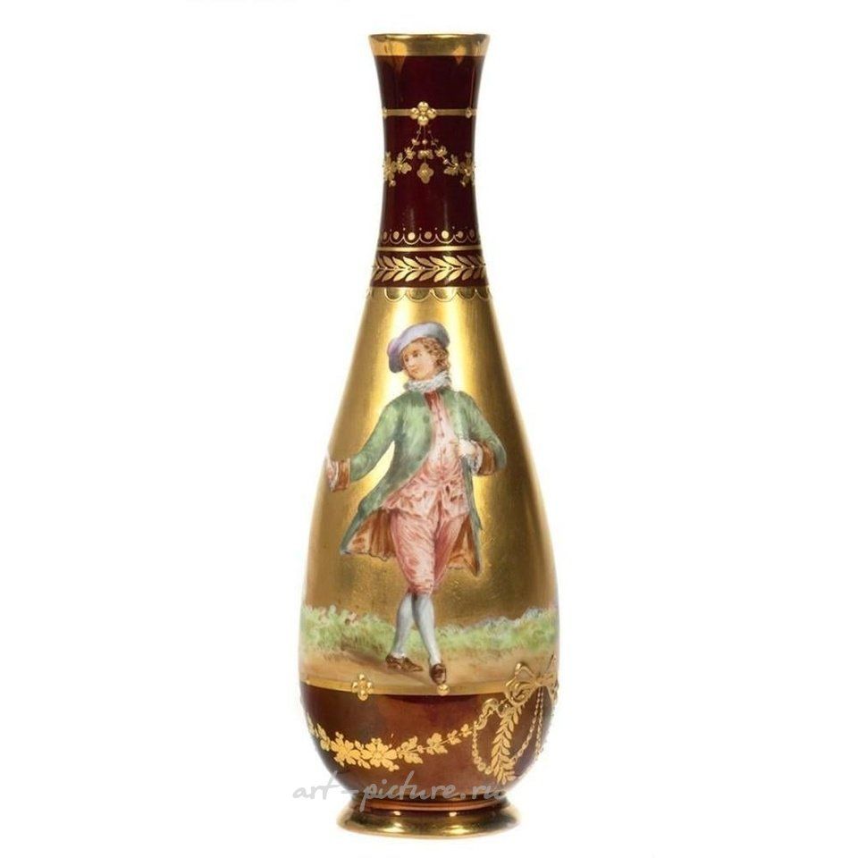 Royal Vienna , Фарфоровая ваза Decoro Tuscan в стиле 18-го века с позолоченными акцентами. Высота 19 см. Очень хорошее состояние.