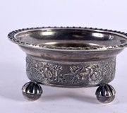 Русская серебряная солонка XIX века. 84,5 грамма. Ширина 7,75 см...